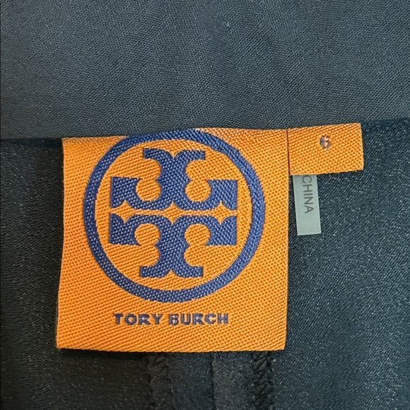 Tory Burch Women's Black Satin Pleated Tapered Dress Pants Size 6 - Picture 2 of 7